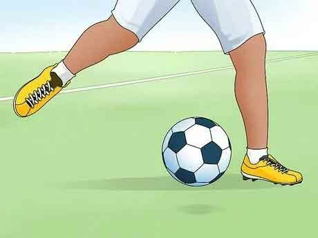 Em hãy phân biệt sự khác nhau về điểm tiếp xúc giữa bóng và bàn chân (ảnh 2)
